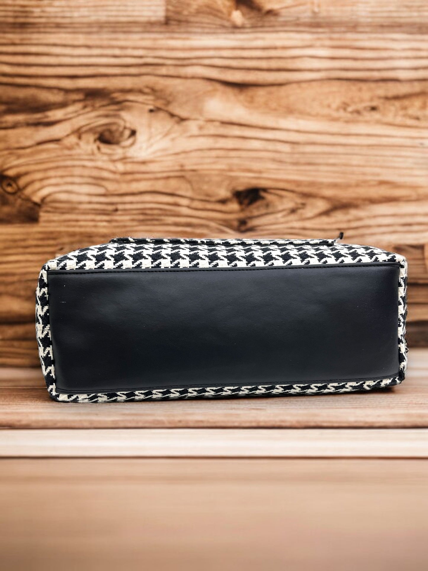 Black Kite Great Grand Tote