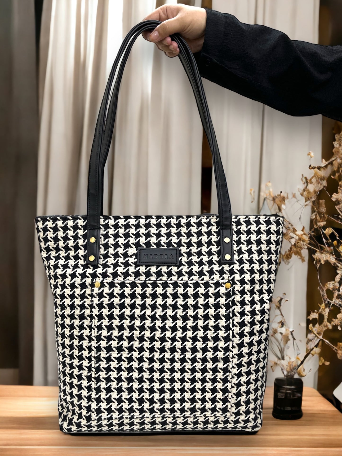 Black Kite Great Grand Tote